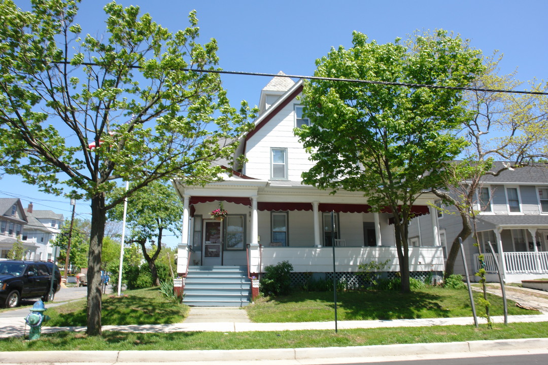 700 Sewall Ave in Asbury Park, NJ - Building Photo