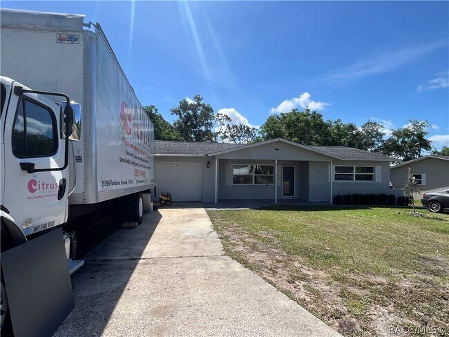 35 S Lucille St in Beverly Hills, FL - Building Photo - Building Photo