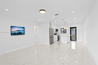 3030 NW 99th St in Miami, FL - Building Photo - Building Photo