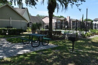 10305 N Alafaya Trail in Orlando, FL - Building Photo - Building Photo
