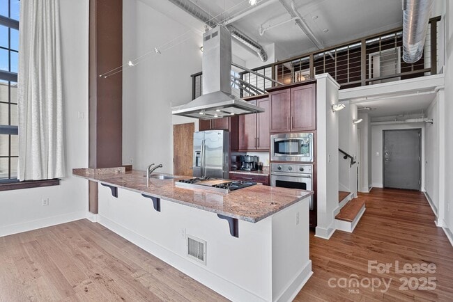 715 N Graham St in Charlotte, NC - Building Photo - Building Photo