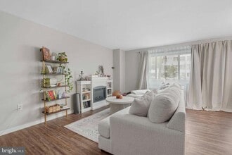 1200 S Arlington Ridge Rd in Arlington, VA - Building Photo - Building Photo