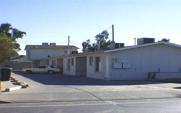 211 S Mesa Dr in Mesa, AZ - Building Photo