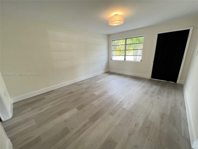 3102 SW 10th St in Miami, FL - Building Photo - Building Photo