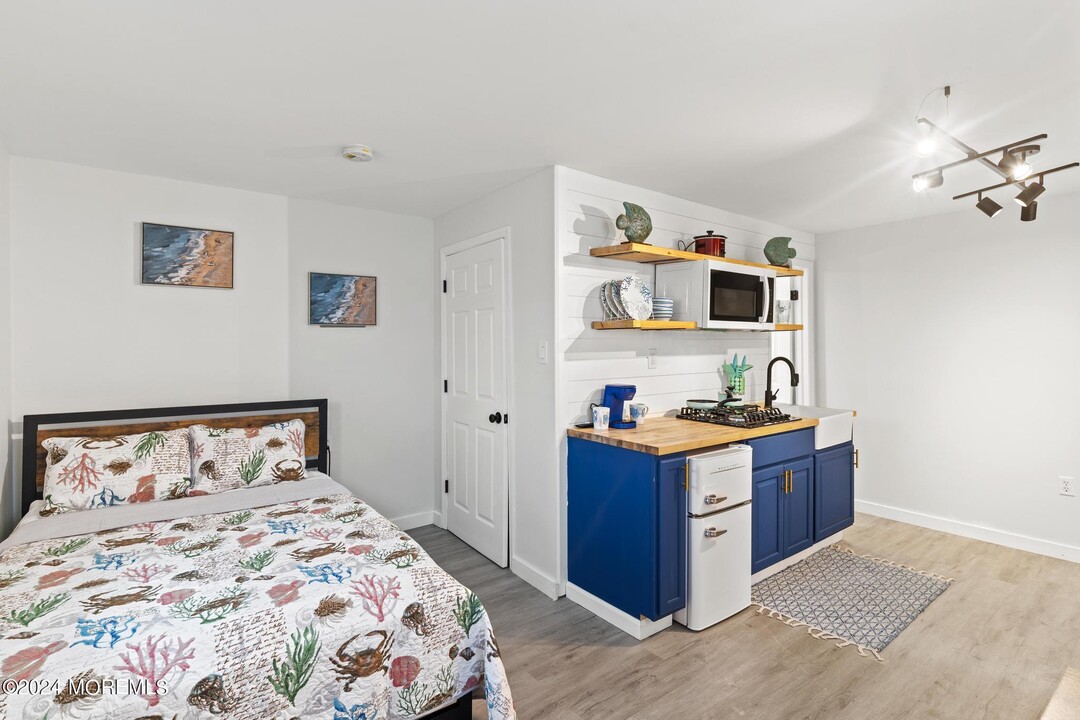 1007 Barnegat Ave in Seaside Heights, NJ - Building Photo