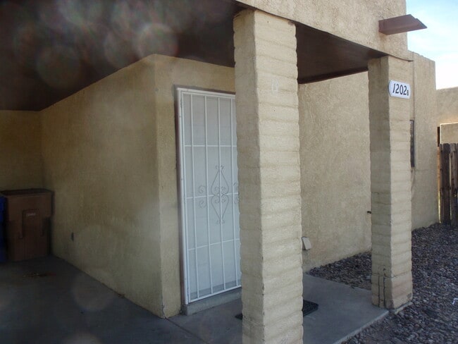 1202 S Triviz Dr in Las Cruces, NM - Building Photo - Building Photo