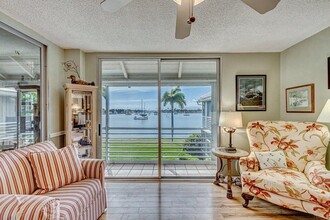 1071 Sugar Sands Blvd in Riviera Beach, FL - Building Photo - Building Photo