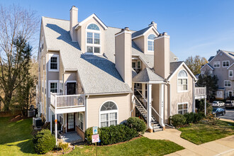 The Vistas At Washington Woods in Gaithersburg, MD - Foto de edificio - Building Photo