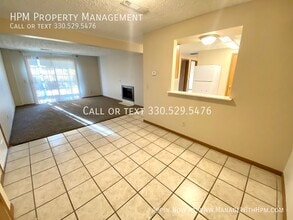 1876 Ledgewood Blvd NE in Massillon, OH - Building Photo - Building Photo