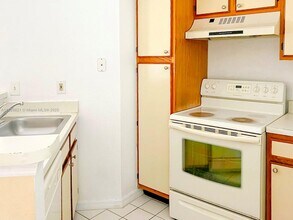 12400 Vista Isles Dr in Plantation, FL - Building Photo - Building Photo