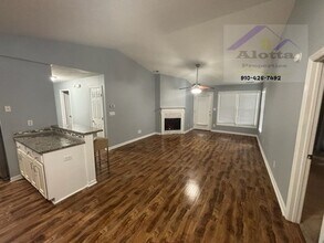 505 Meadowland Ct in Hope Mills, NC - Building Photo - Building Photo