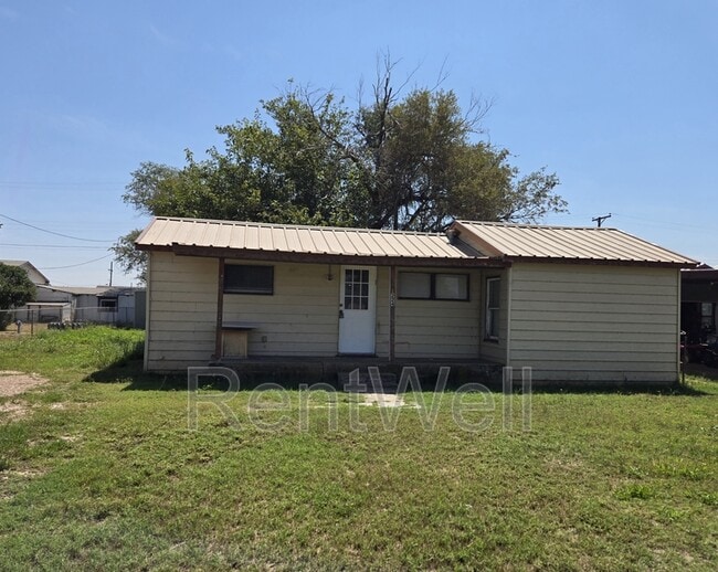 property at 224 E 6th St