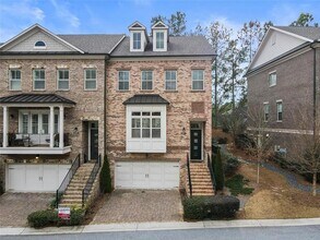 827 Canterbury Rd NE in Atlanta, GA - Building Photo - Building Photo