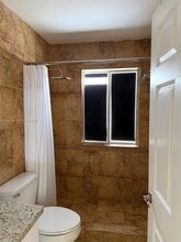 17501 SW 142nd Ct in Miami, FL - Foto de edificio - Building Photo