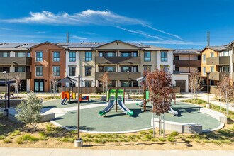 Juniper Grove in Palmdale, CA - Foto de edificio - Building Photo