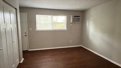 210 Hendricks Blvd in Chattanooga, TN - Building Photo - Building Photo