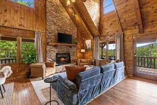 181 Sugar Mountain Rd in Blue Ridge, GA - Building Photo