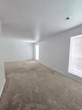 5353 Dora St in Houston, TX - Foto de edificio - Building Photo