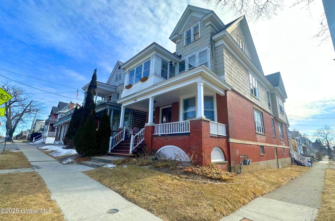 296 Quail St in Albany, NY - Building Photo