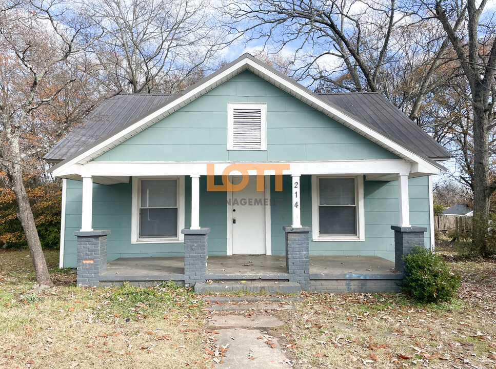 214 Virginia Ave in Greenville, SC - Foto de edificio