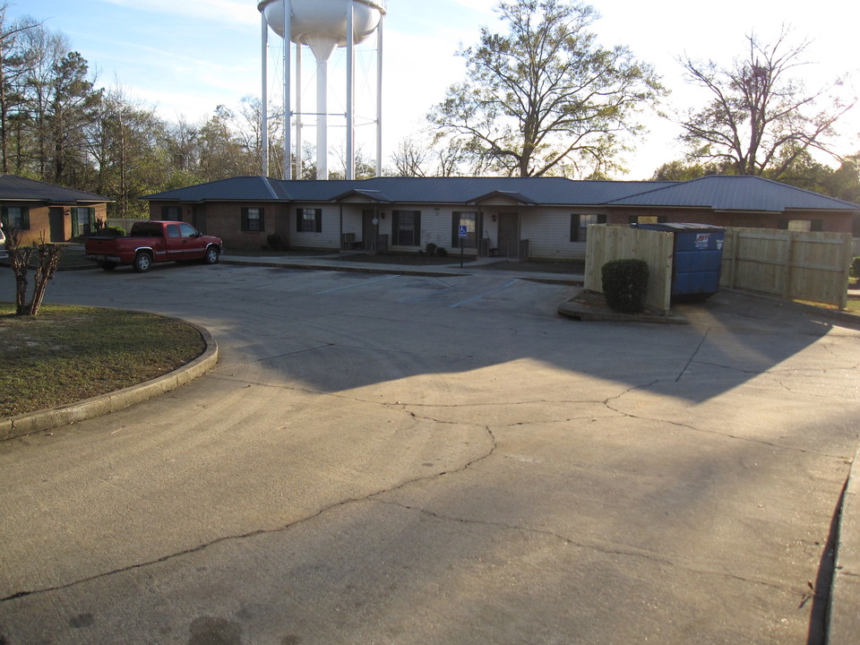 Edgewood Manor in Fort Deposit, AL - Building Photo