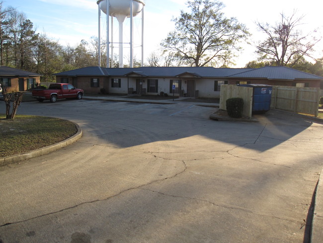 Edgewood Manor in Fort Deposit, AL - Building Photo - Building Photo