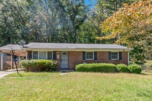 487 Oakside Dr SW in Atlanta, GA - Building Photo