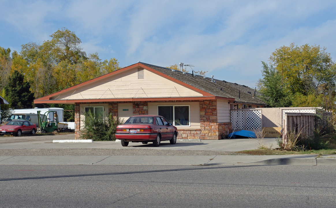 1325 6th Ave S in Payette, ID - Building Photo