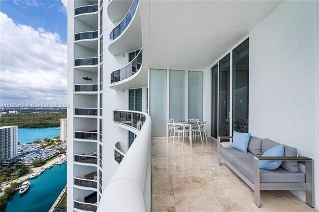 16001 Collins Ave in Sunny Isles Beach, FL - Building Photo - Building Photo