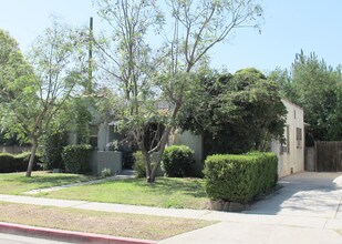 10900 Otsego St in North Hollywood, CA - Building Photo - Building Photo