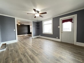 2443 Division St in Dubuque, IA - Building Photo - Building Photo