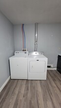 127 E Main St, Unit #1 in Mc Comb, OH - Building Photo - Building Photo