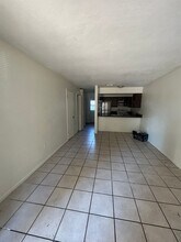 7034 SW 17th Pl in Gainesville, FL - Foto de edificio - Building Photo