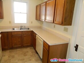 1008 S Jefferson Way in Indianola, IA - Foto de edificio - Building Photo