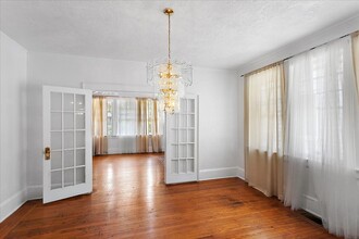 231 W 10th St in Jacksonville, FL - Foto de edificio - Building Photo