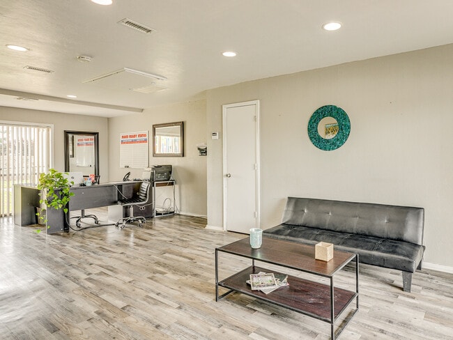 Hillcrest Residence Apartments