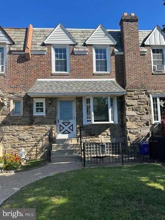 3329 Bleigh Ave in Philadelphia, PA - Building Photo