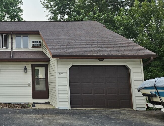 2346 S Ridge Rd, Unit Right Side