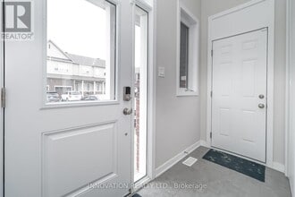 254 Surface Ln in Ottawa, ON - Building Photo - Building Photo