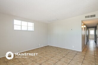 10 E Corona Rd in Tucson, AZ - Building Photo - Building Photo