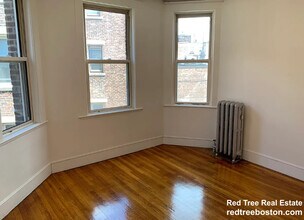 11 Scottfield Rd, Unit 7 in Boston, MA - Foto de edificio - Building Photo