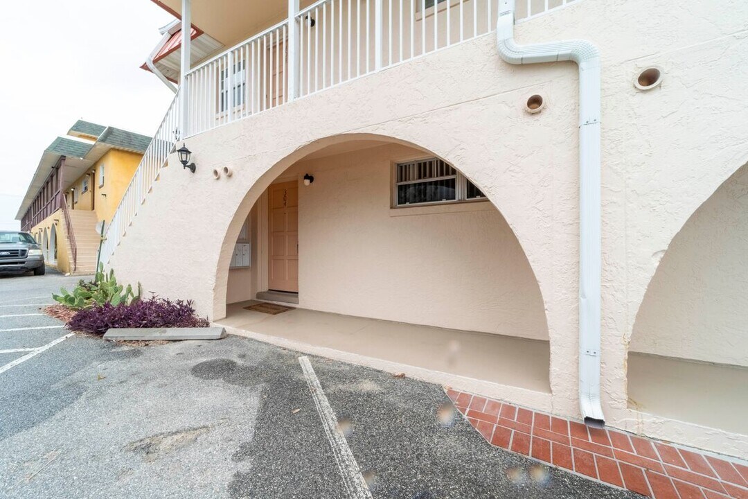 1510 Ocean Shore Blvd in Ormond Beach, FL - Building Photo