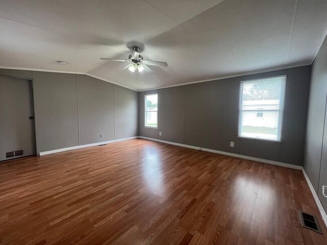 property at 8400 W Oaklawn Rd
