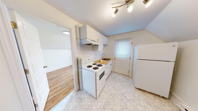 409 Robinson St in Moncton, NB - Building Photo - Building Photo