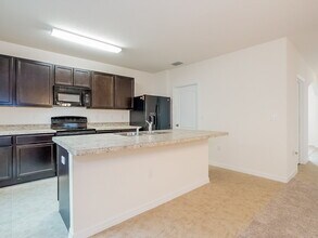 6305 Merrifield Dr in Zephyrhills, FL - Building Photo - Building Photo