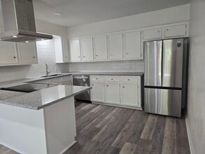 North Loop Apartments in Athens, TX - Foto de edificio - Building Photo