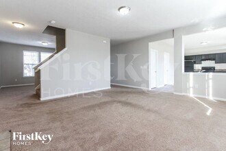 527 Hollow Pear Dr in Indianapolis, IN - Building Photo - Building Photo