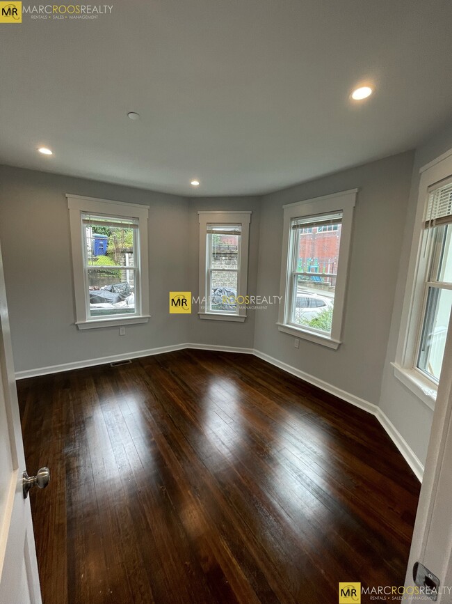31 Raymond Ave, Unit 33-3 in Somerville, MA - Building Photo - Building Photo