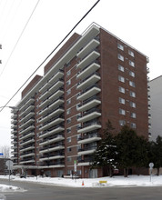 Cartier Square Apartments in Ottawa, ON - Building Photo - Building Photo