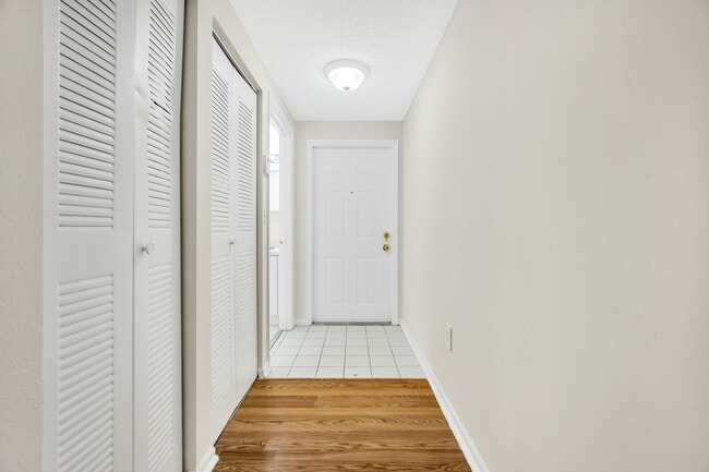 3221 Sabal Palm Manor in Hollywood, FL - Building Photo - Building Photo